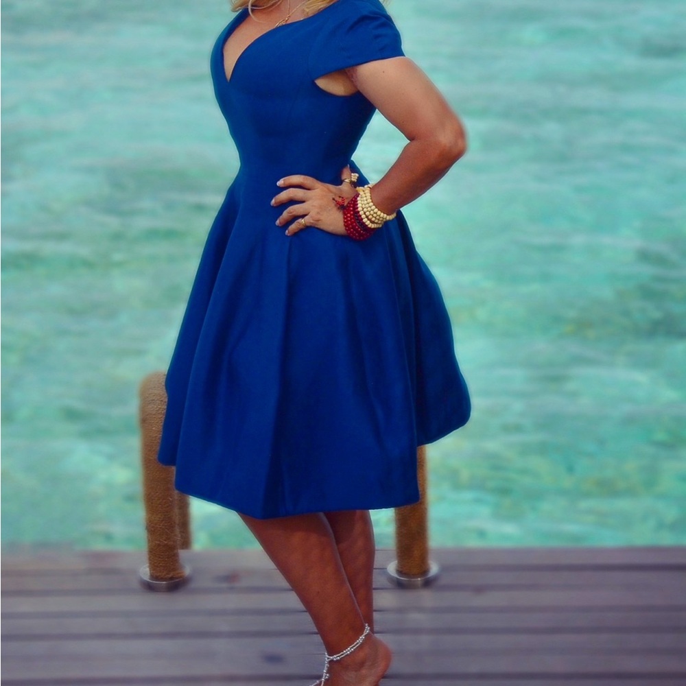 NWOT New Halston Heritage structured cap sleeve navy dress